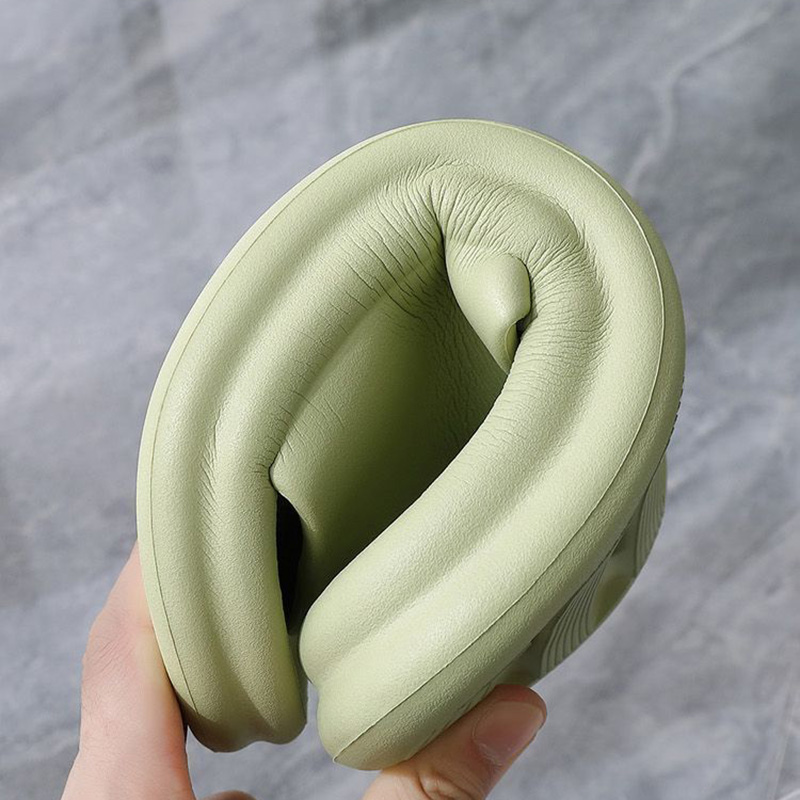 Wydrążone klapki łazienkowe z  – Mule Slip On recenzja i cena