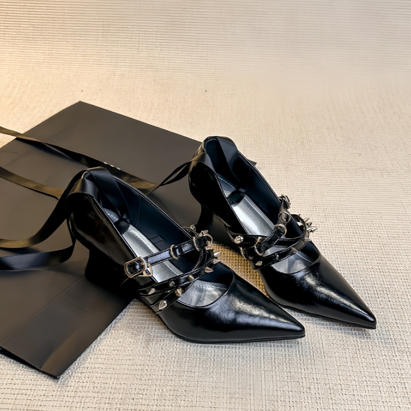 Damskie czarne lakierowane szp – Ribbon Tie Heel recenzja i cena