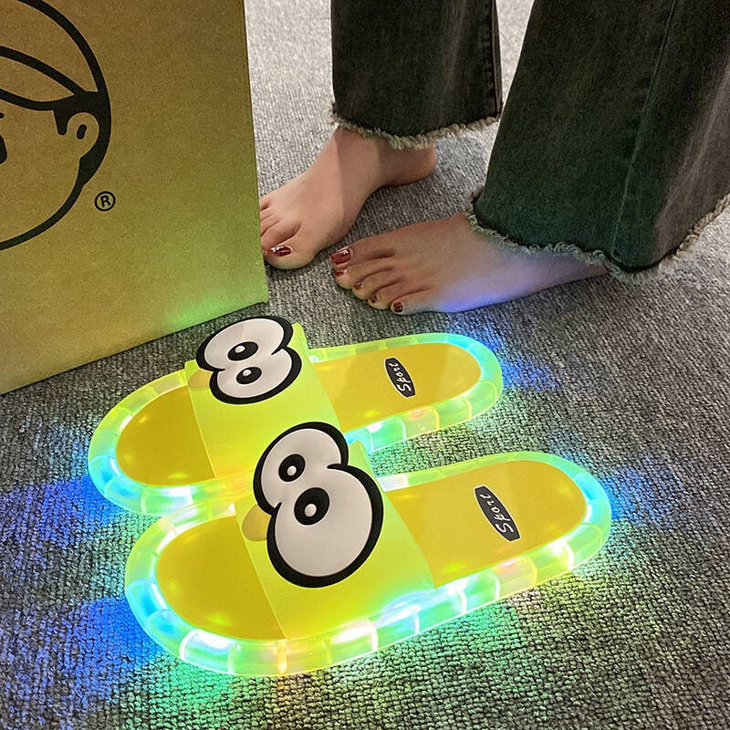 Zabawne, świetliste klapki z d – Mule Slip On recenzja i cena