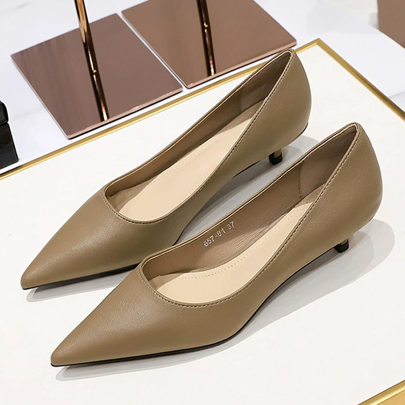 Szpiczaste czółenka na średnim – Women'S Shoes Big Feet recenzja i cena